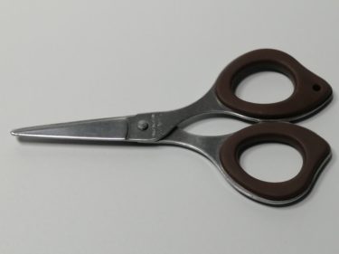 ポケットにクリップで付けられるハサミ！クリッピー