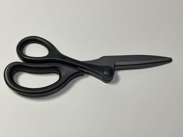 長時間使用しても疲れない左右非対称ハサミ スウィングカット のレビュー 文具bungbung 長時間使用しても疲れない左右非対称ハサミ スウィングカット のレビュー 文具bungbung