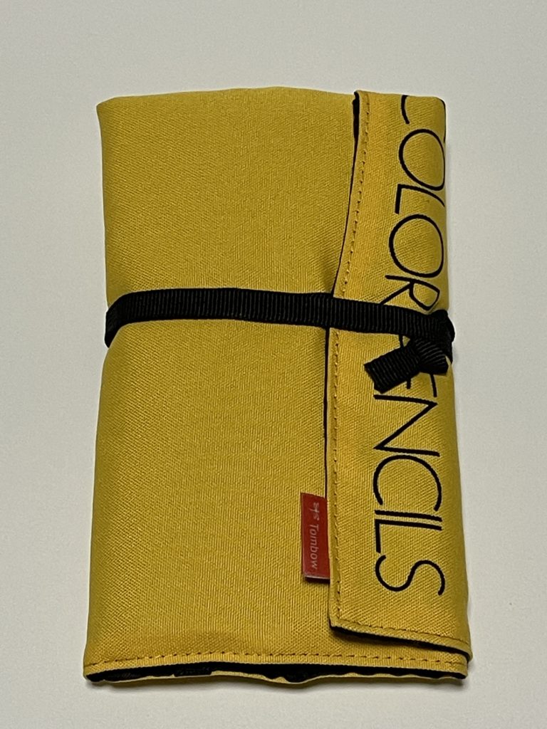 ロールケース入り色鉛筆全体図